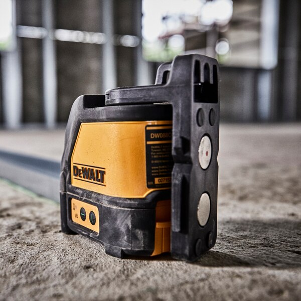 Nivel Laser DEWALT 2 Lineas ( LUZ VERDE) DW088CG/XJ